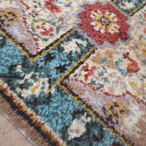 Persian Style Rug 90cm x 143cm