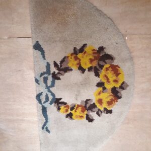 Wreath Rug 145cm x 76cm